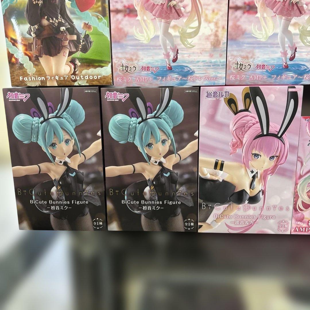 初音ミクフィギュアまとめ売り24個　桜ミク　雪ミク　ザクぐるみ　シャアザクぐるみ