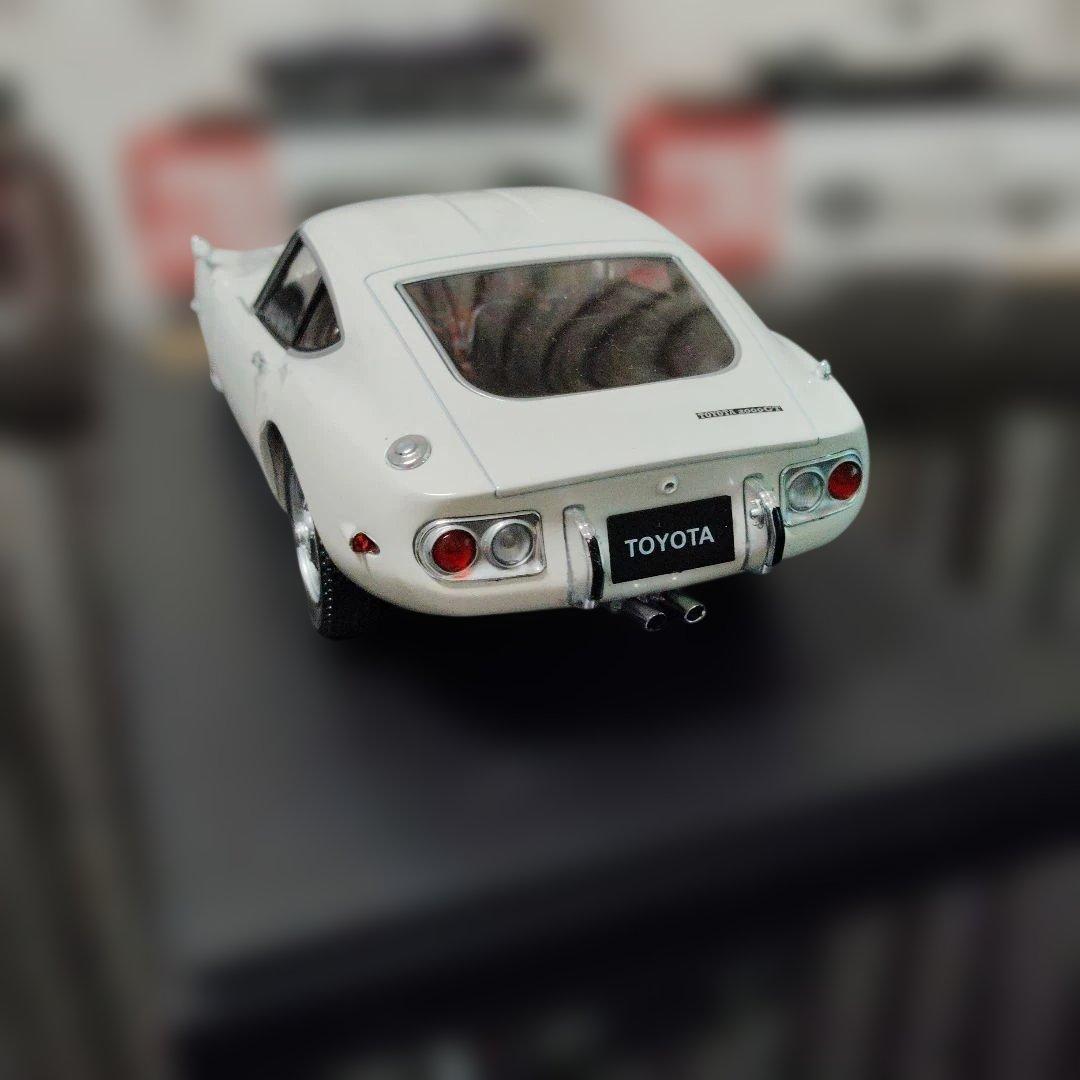 トヨタ 2000GT ホワイト 1/18 ミニカー