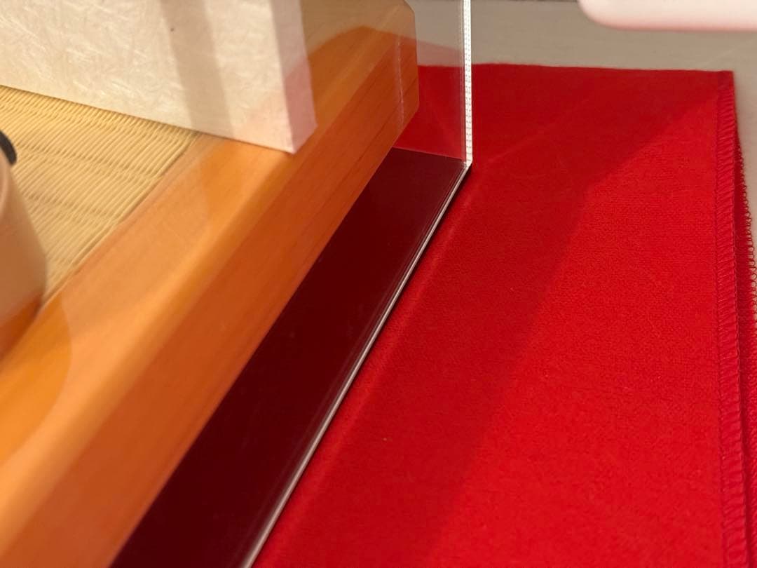 アクリルケース　大型　角欠けあり