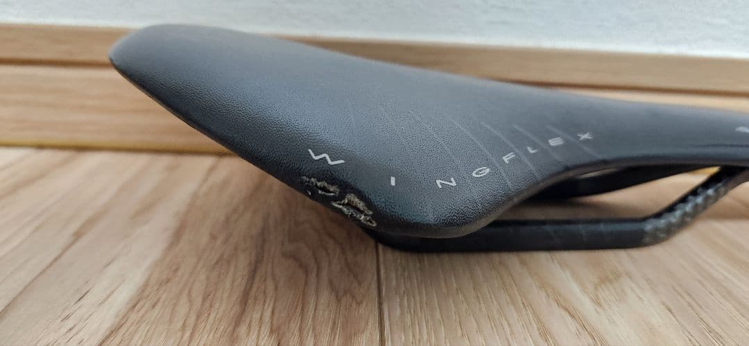 カーボンサドル　FIZIK ANTARES 00　アンタレス 00