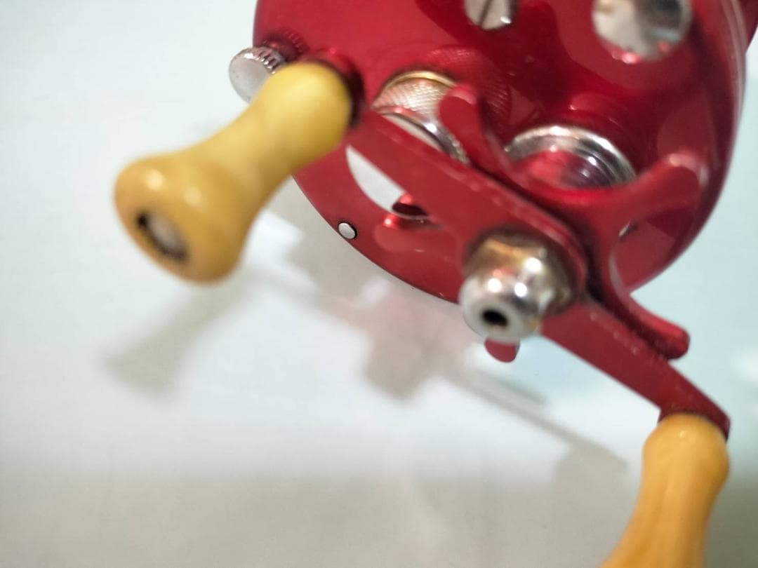 ★アブガルシア　アンバサダー5000　ビンテージ　リール　レッド