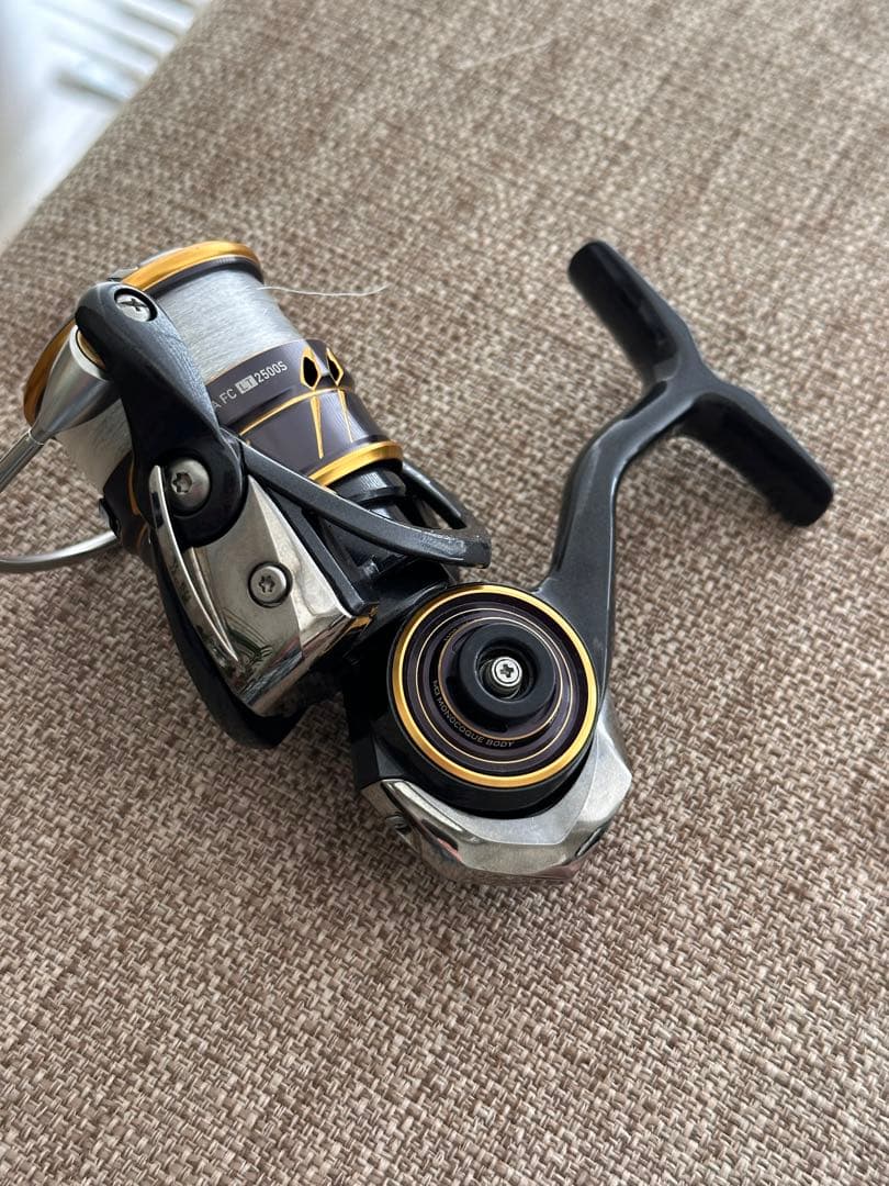 ダイワCALDIA FC LT 2500S スピニングリール