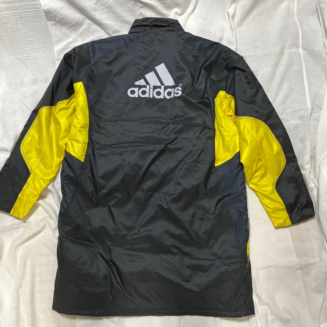 新品adidas クライマプルーフ 太陽を着る雨風防ぐ高機能バリア中綿入りコート