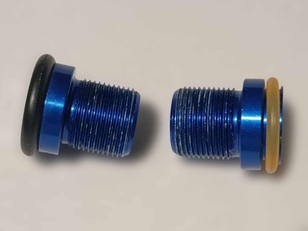 TISO ISIS/Octalink クランクボルト 黒赤青 3色セット