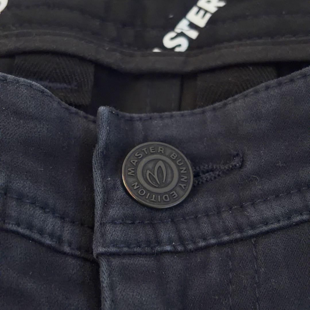 【マスターバニーエディション】ゴルフパンツ ストレッチ スキニー ロゴ 黒系 3