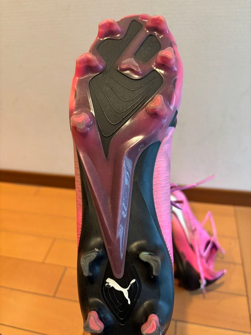 Puma ピンク サッカーシューズ スパイク　ウルトラ　FG/AG