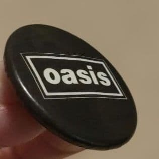 【激レア】oasis1994年初来日 スタッフ品 オアシス 缶バッジ