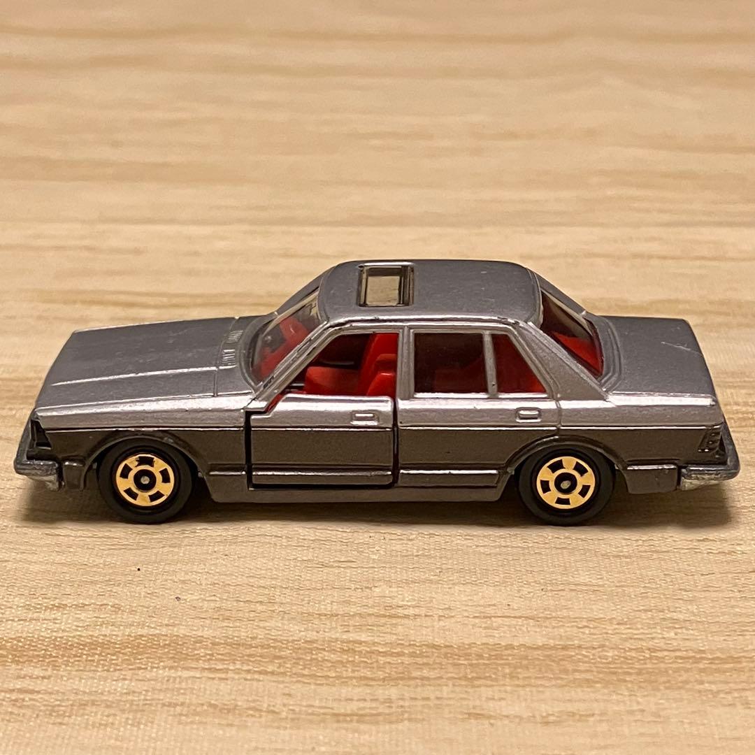 トミカ 日産 ブルーバード ターボ シルバー 2 No.17 1/64