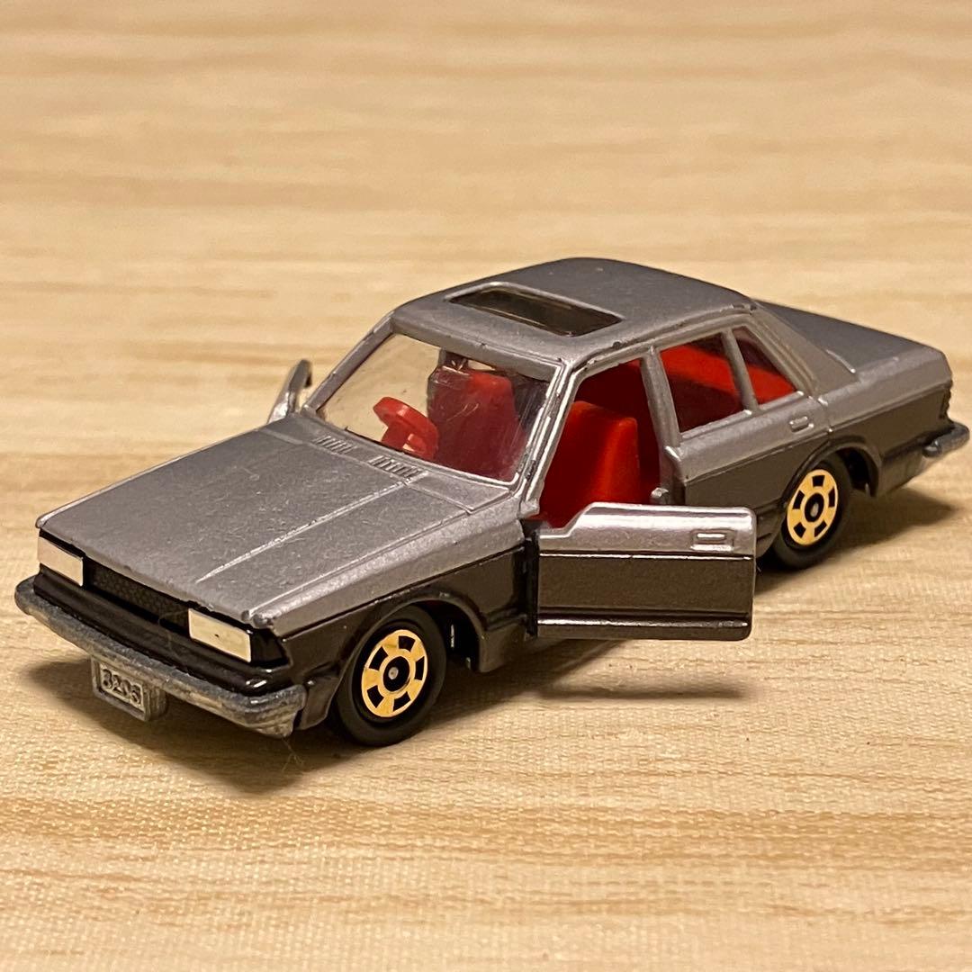 トミカ 日産 ブルーバード ターボ シルバー 2 No.17 1/64