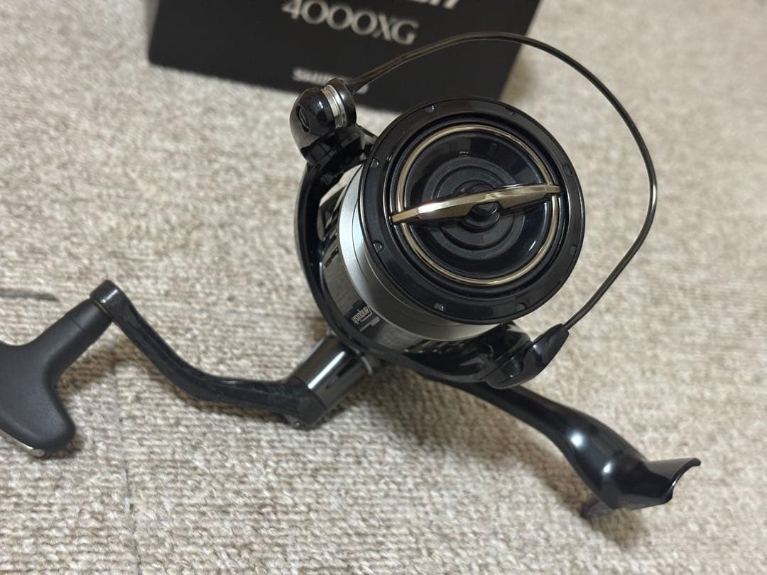 【極美品】シマノ 19 ヴァンキッシュ 4000XG（実釣1回のみ）
