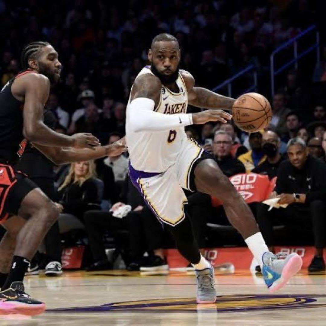 NIKE zoom LeBron nxxt gen EP 28.0 タグ付き