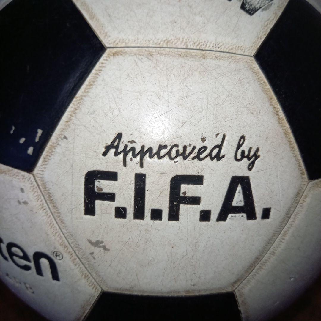 FIFA best eleven レア　４　サッカーボール ビンテージ　レトロ