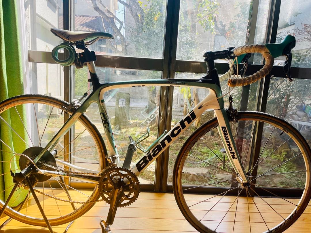 Bianchi Infinito Shimano 105 カーボン ロードバイク