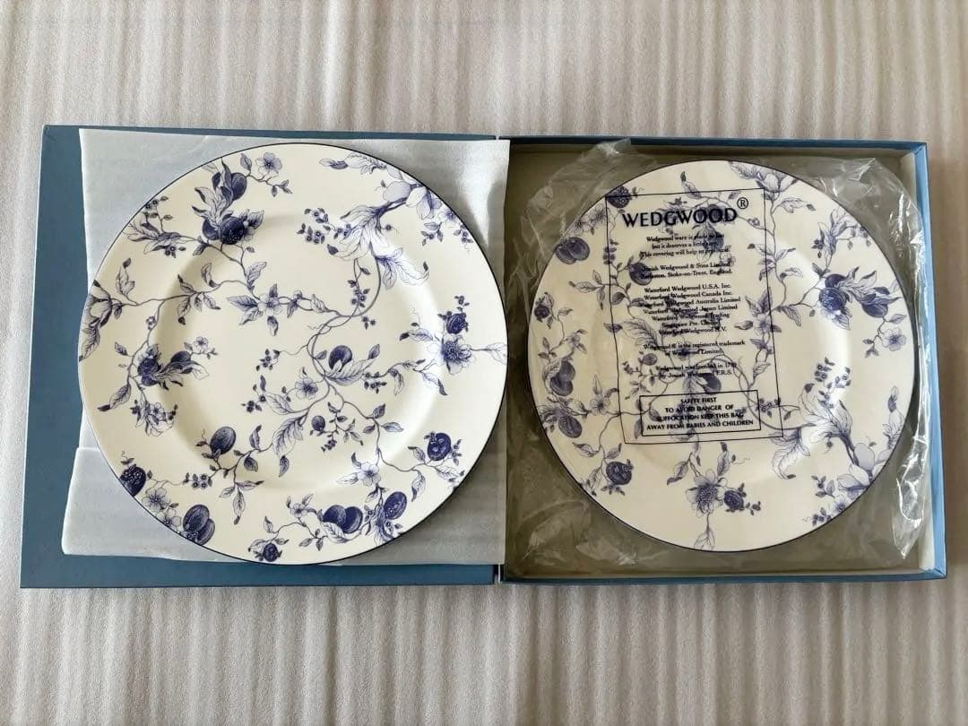 2枚セット (ウェッジウッド)お皿 花柄 白 青