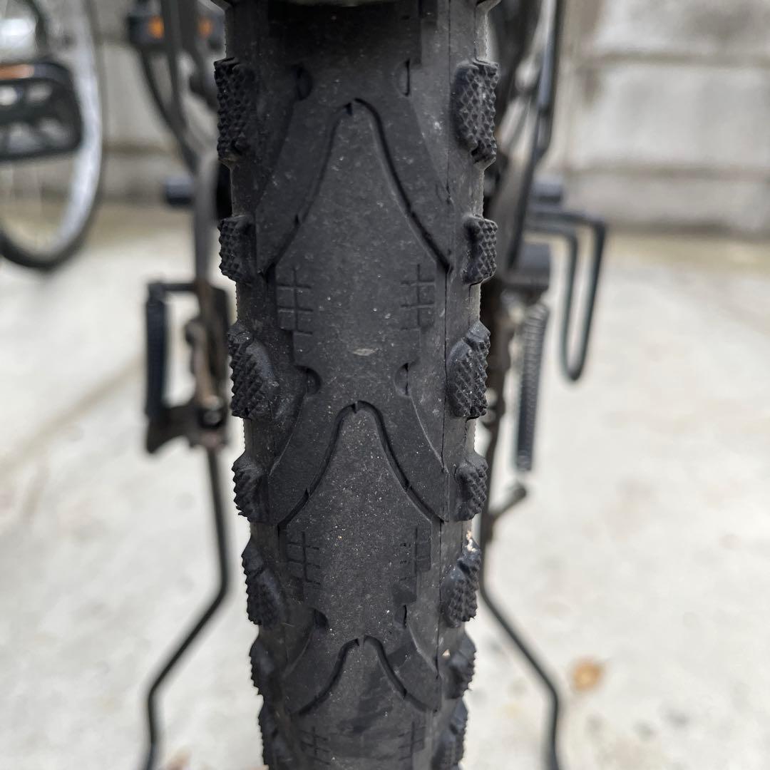 BOLDLINE シティサイクル グレー 前面バスケット付き26インチ自転車