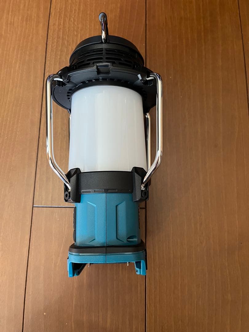 M*n様 美品　箱無しMakita マキタ MR054 充電式付ラジオランタン