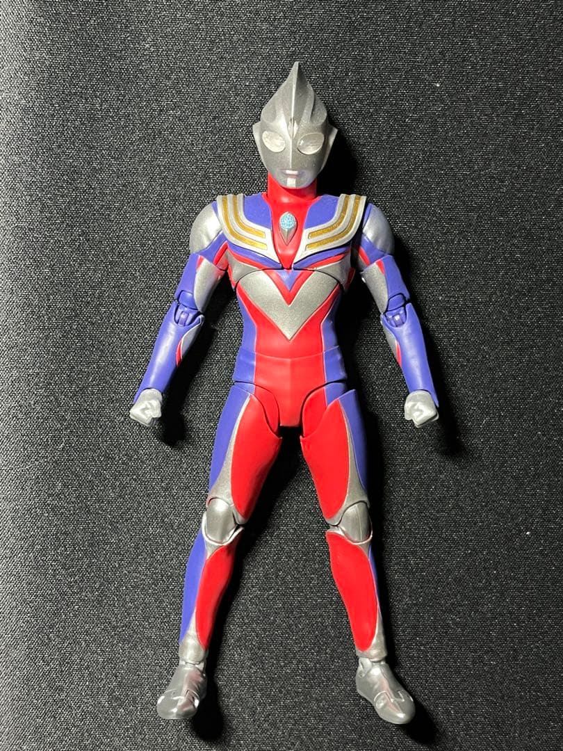 【訳あり】S.H.フィギュアーツ 真骨彫 ウルトラマンティガ