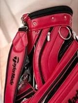 送料無料/新品未使用展示品　TaylorMade ピンクRED ゴルフバッグ