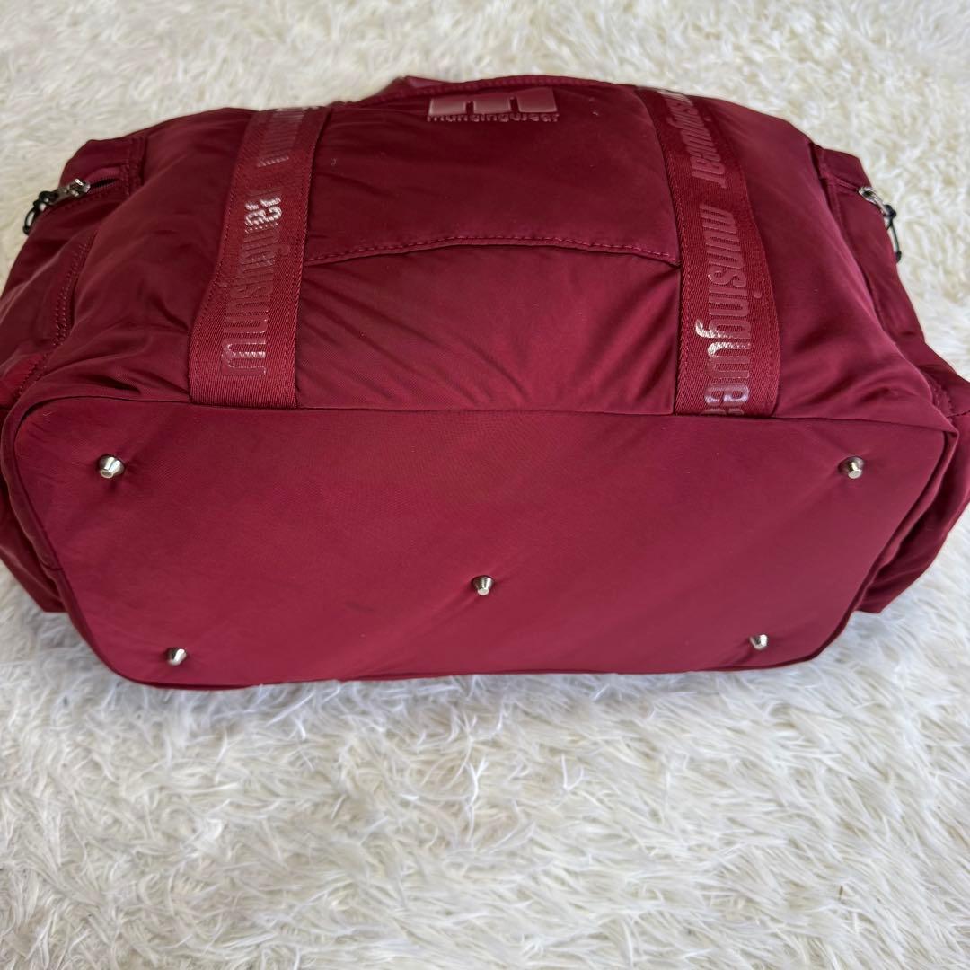【マンシングウェア】美品 ロッカーバック レッド 大容量 テープロゴ