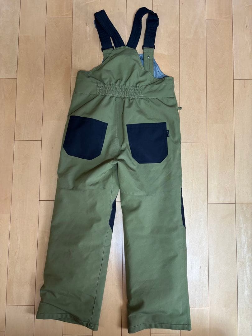 スノーボードウェア(子供用) キッズ　ジュニア　上下130セット　ビブパンツ