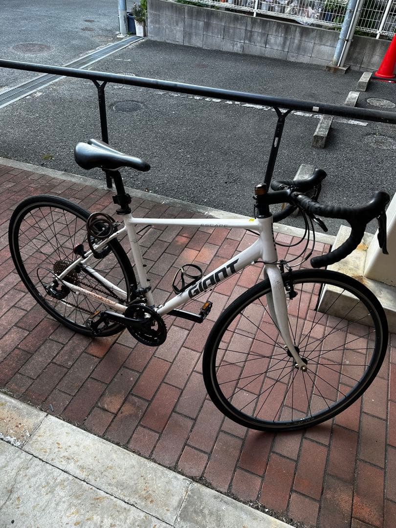 Giant escape R drop ホワイト　　2022年モデル