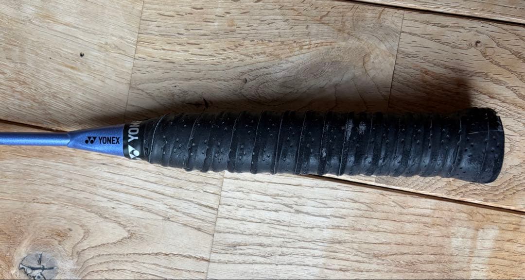 ヨネックスバドミントンラケット　アストロクス55A