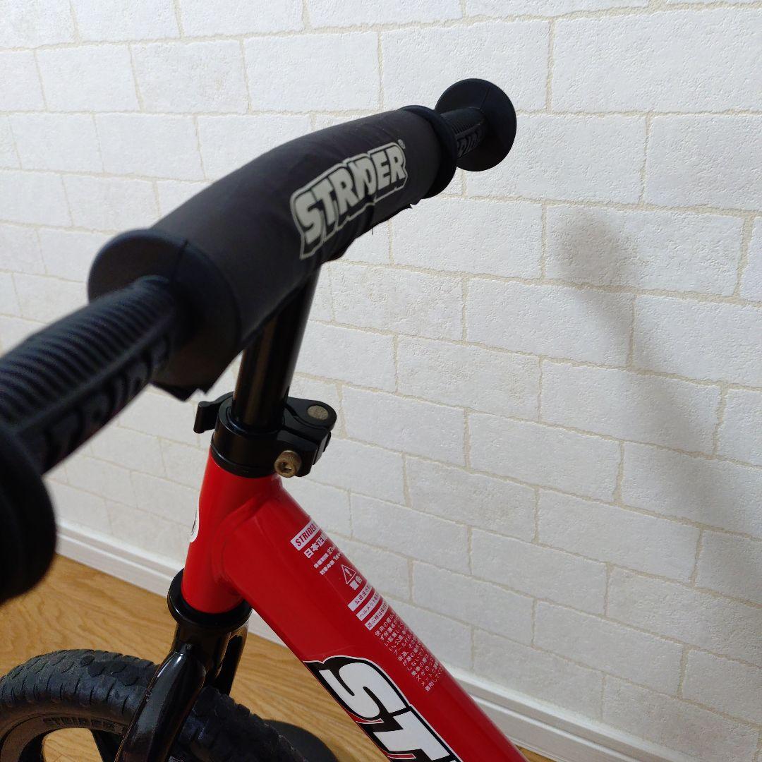 STRIDERスポーツ バランスバイク 赤 12インチと専用バイクスタンド