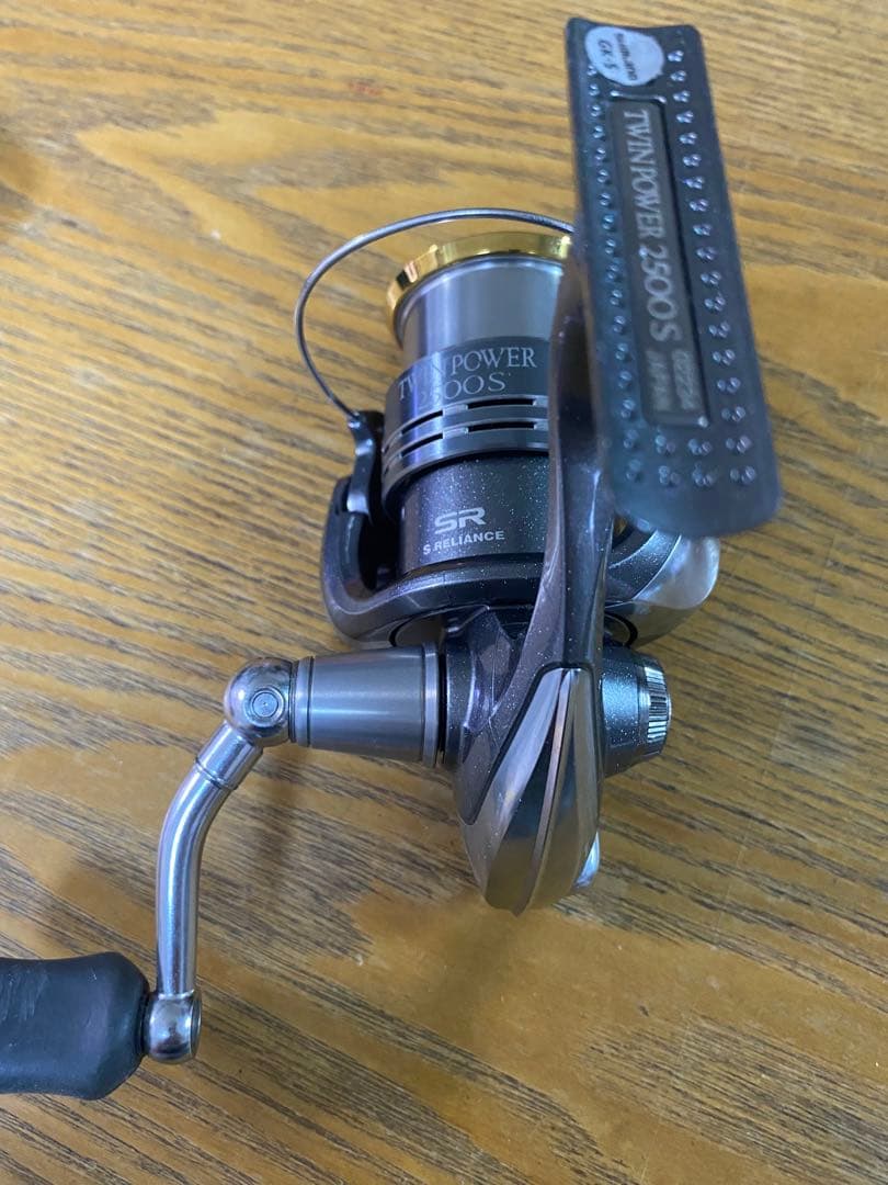 中古美品　シマノ08ツインパワー2500S