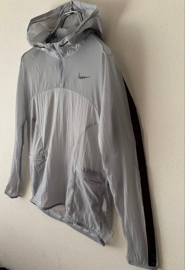 Nike Women'sウィンドブレーカー グレー