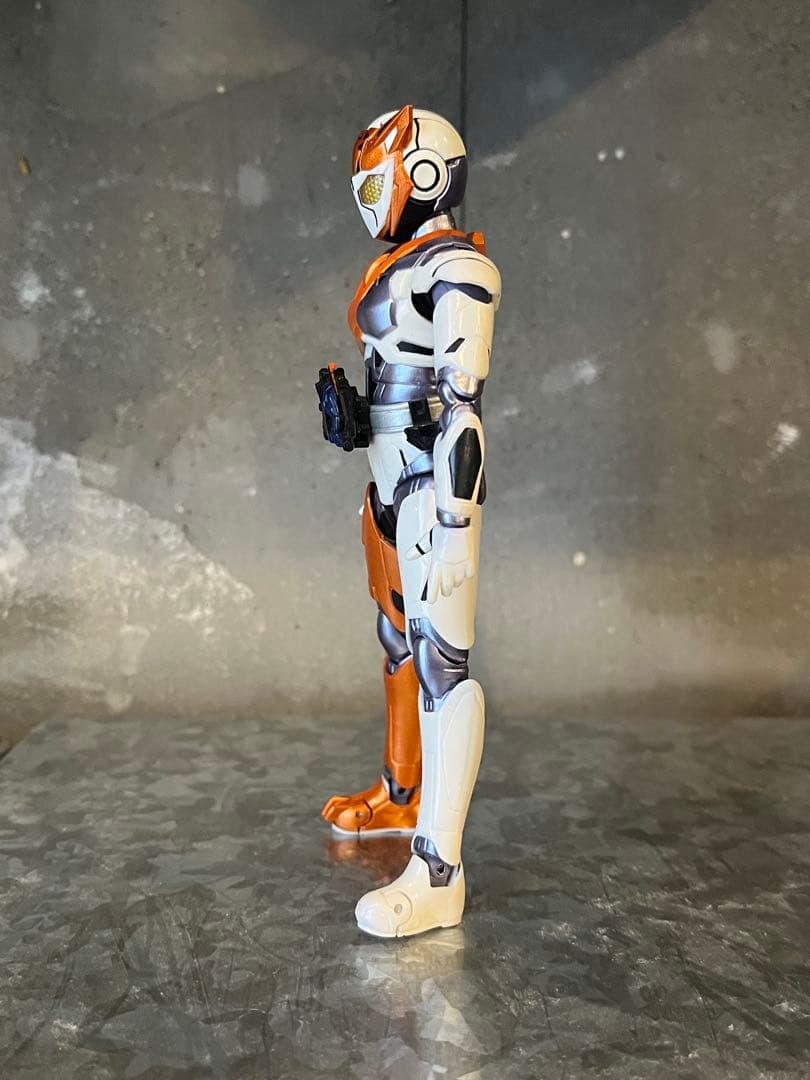 S.H.Figuarts 仮面ライダーバルキリー ラッシングチーター