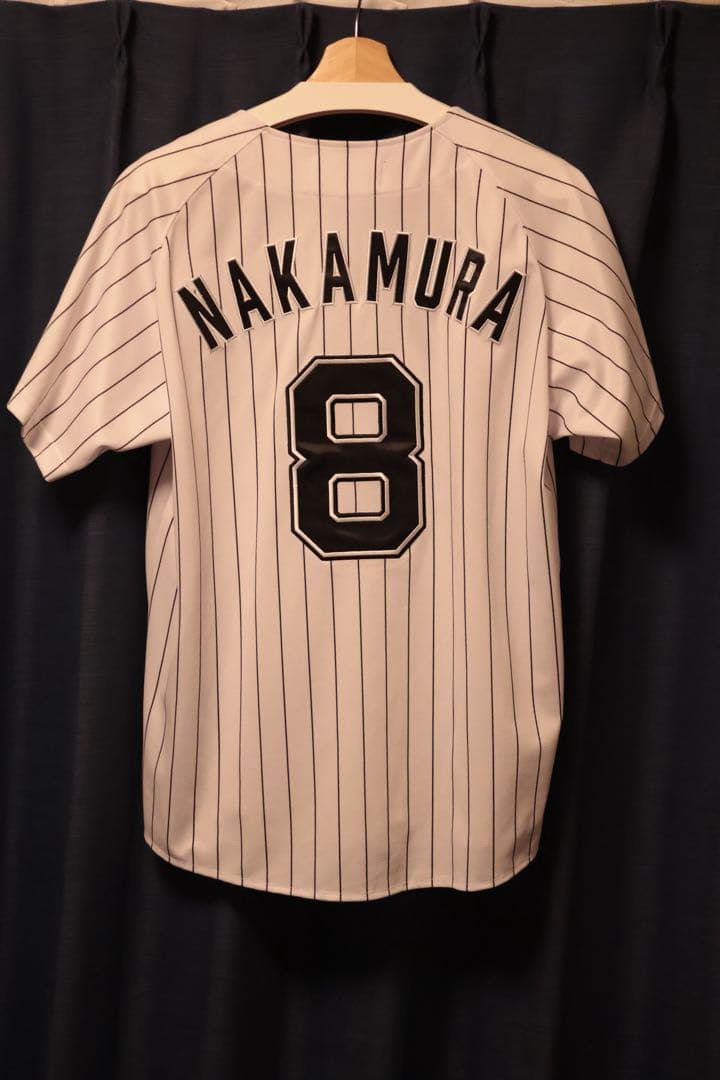 千葉ロッテマリーンズ 中村奨吾 ホームユニフォーム キャプテンマーク付き！