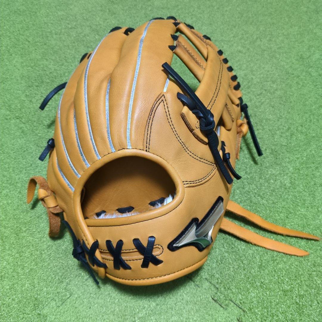 ミズノグローバルエリート軟式内野サイズ９ 1AJGR32413定価￥28,600