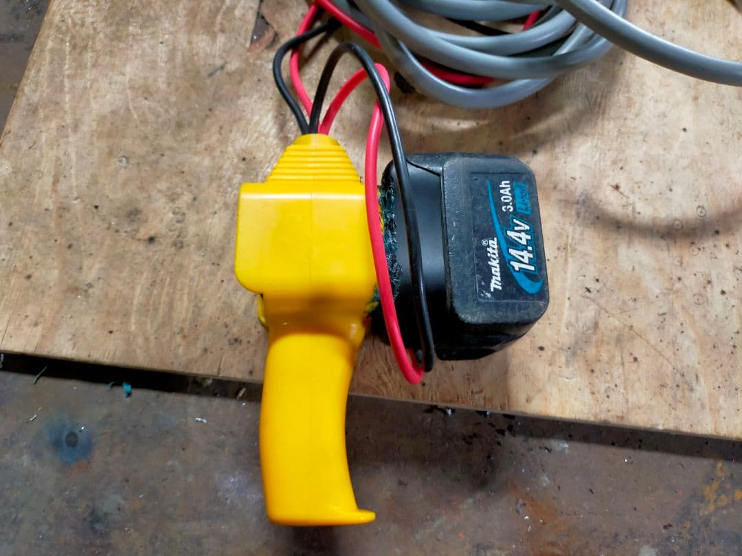 電動ウインチ用の有線リモコン　マキタバッテリー仕様