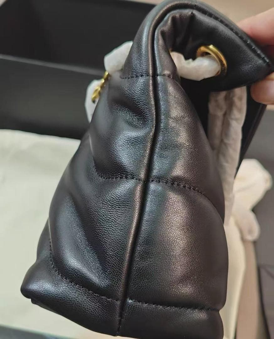 ブラックレザー ショルダーバッグ