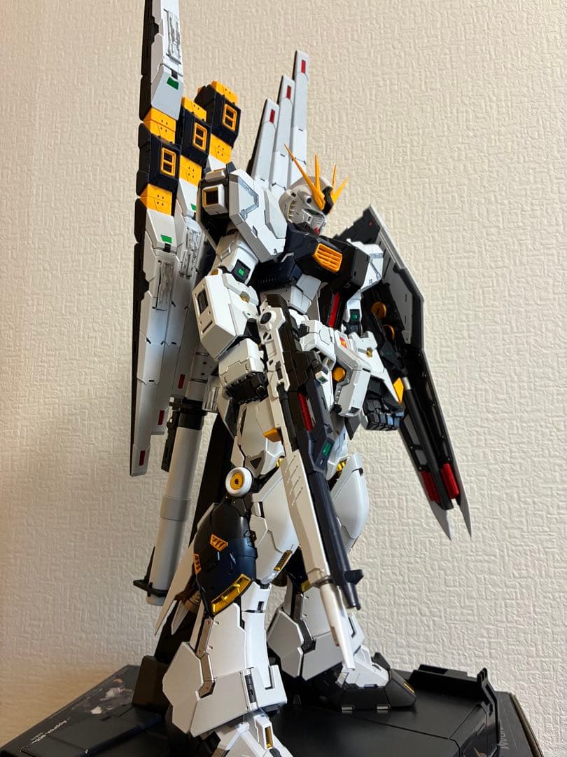 PGUνガンダム完成品　LEDは組み込まれていません！