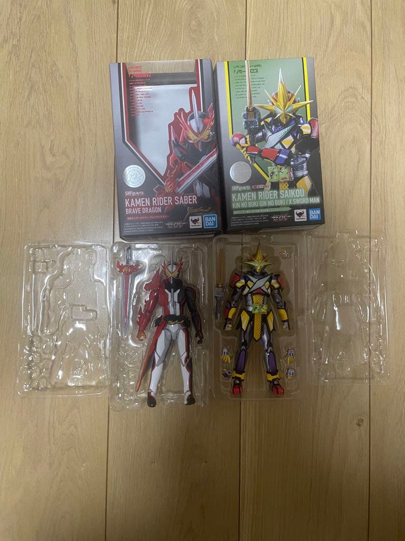 s.h.figuarts セイバー　ブレイブドラゴン　最光　フィギュアーツ