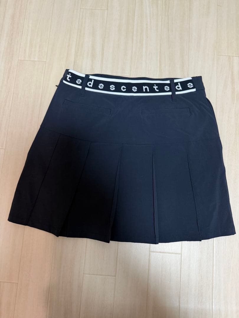 デサントゴルフ 黒 プリーツスカート ショートパンツ付き