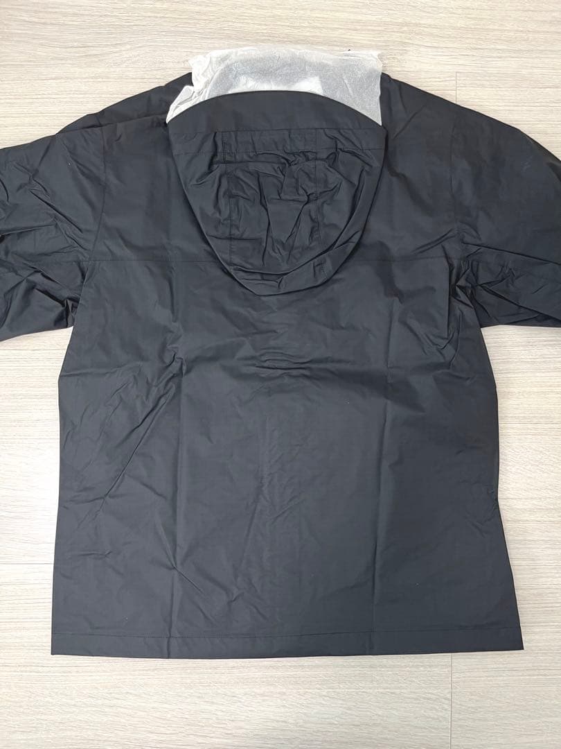 【adidas】防水・防風ジャケット TECH SHELL Mサイズ