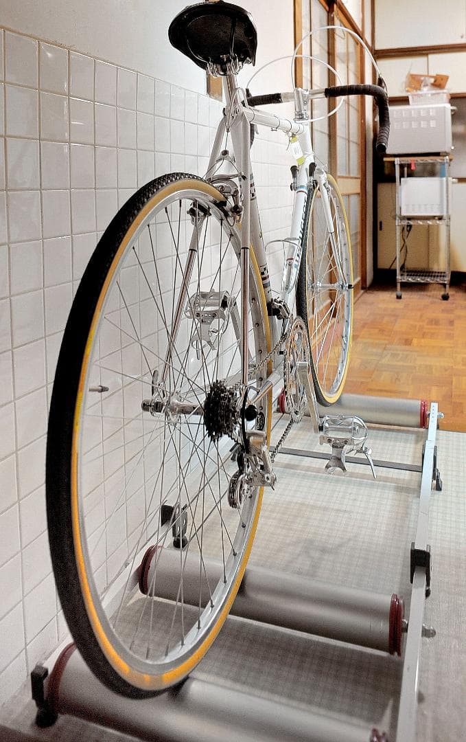 ★室内用・自転車走行型トレーニングローラー台　伸縮可　♪