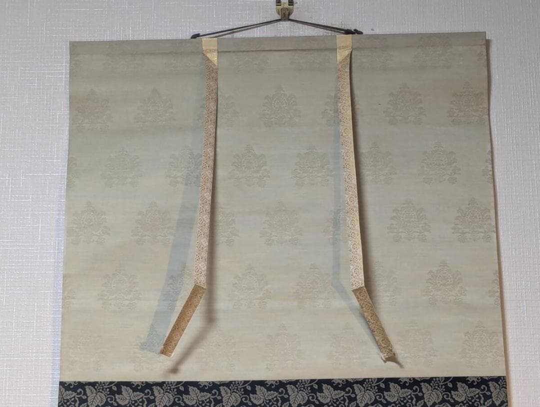 【真作】掛軸　牡丹図　華麗なる百花の王　華やかな吉祥画　合箱入　R89
