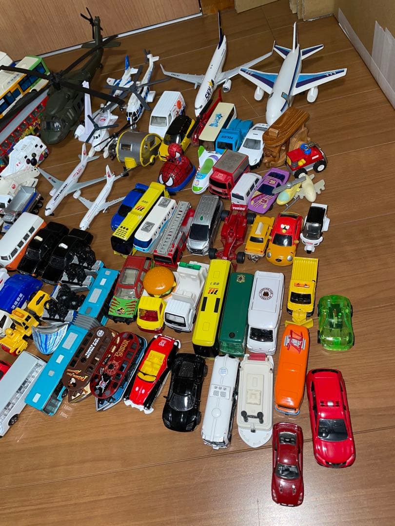 まとめ　80個以上　ミニカー　飛行機　電車　キーホルダー　プルバックカー