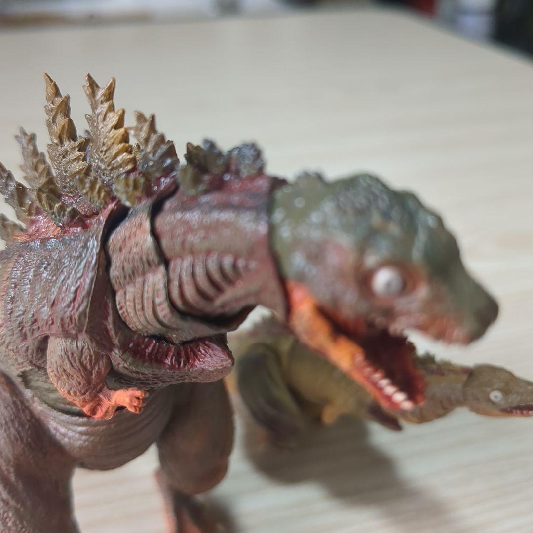 バンダイモンスターアーツ　シン・ゴジラ第二形態第三形態殆ど使用無し写真のみ