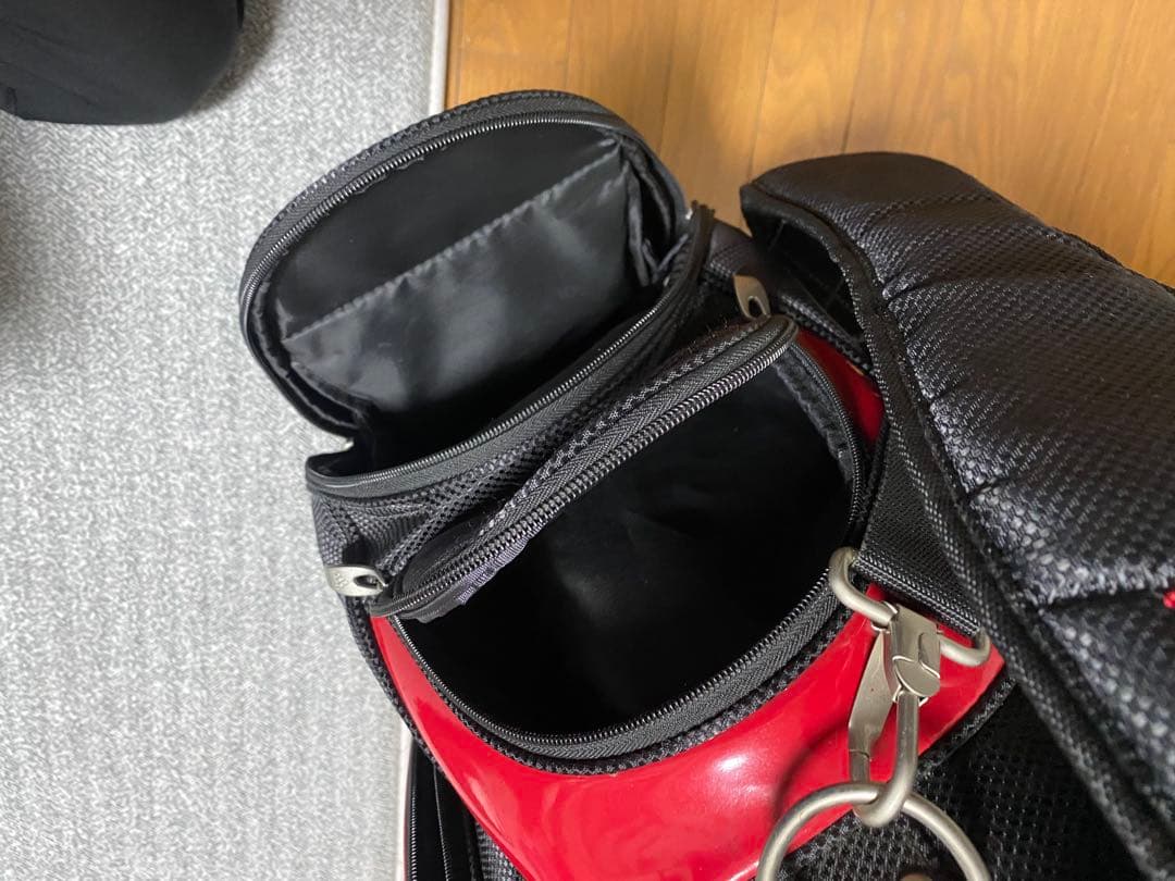 adidas キャディバッグ 黒赤 フード付き