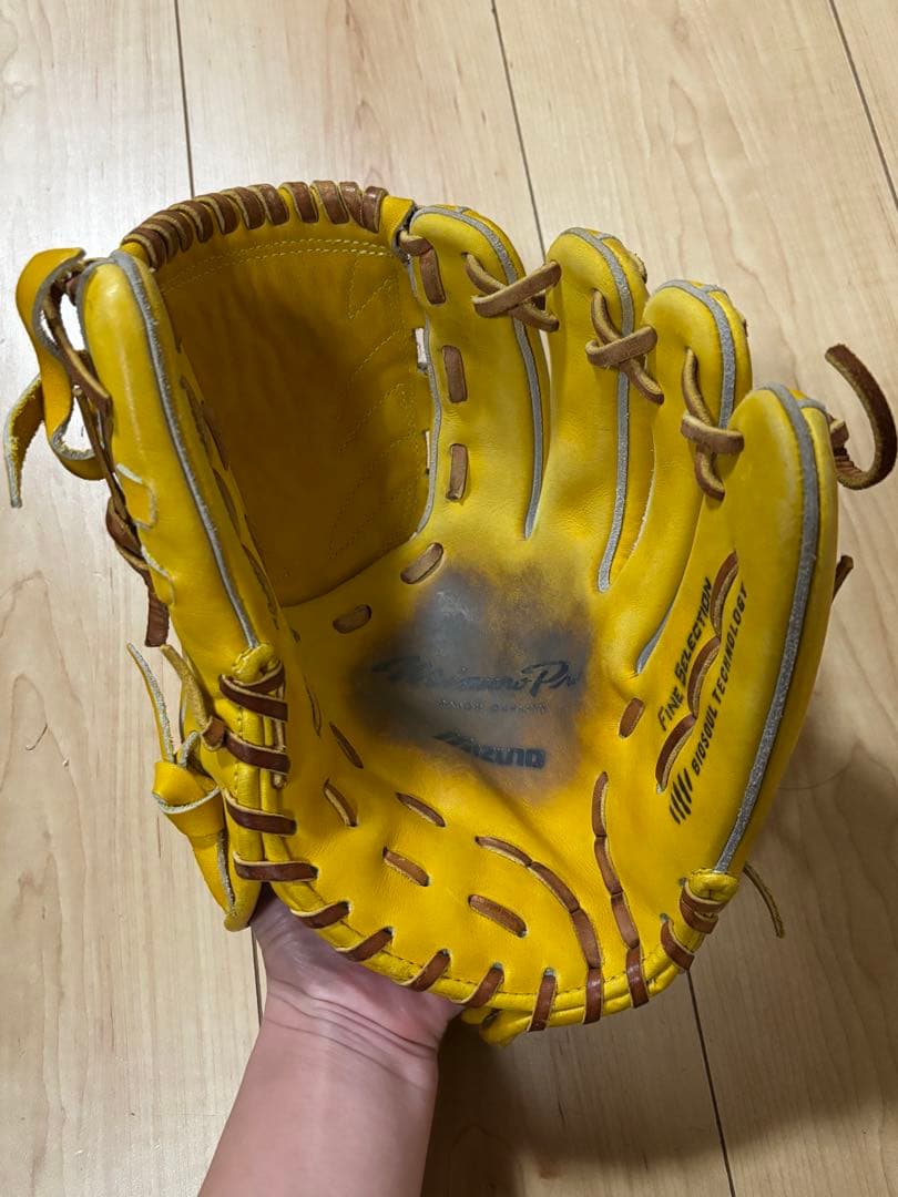 軟式投手用　Mizuno Pro 軟式グローブ イエロー