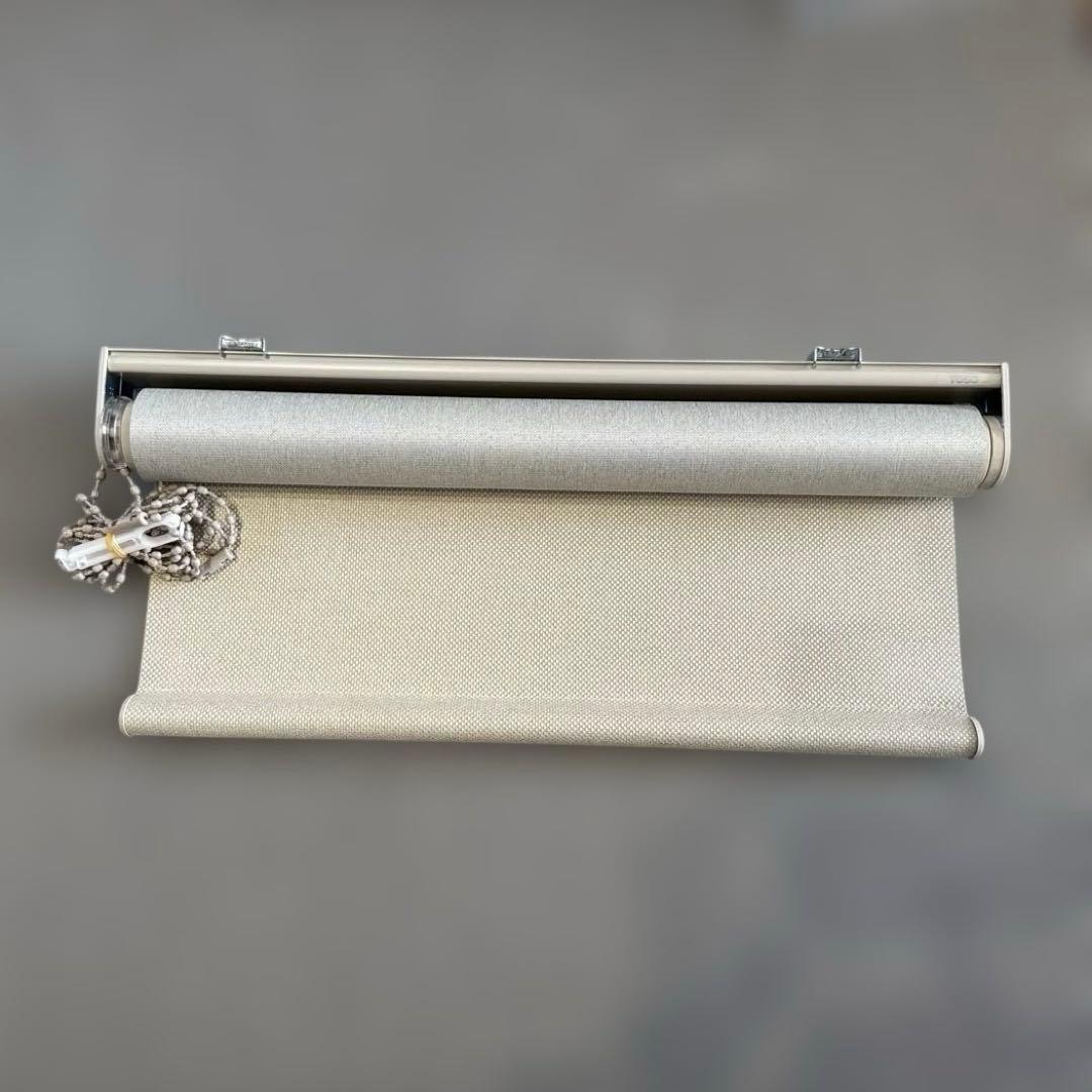 【新品・未使用】TOSO 遮光ロールスクリーン ベージュ