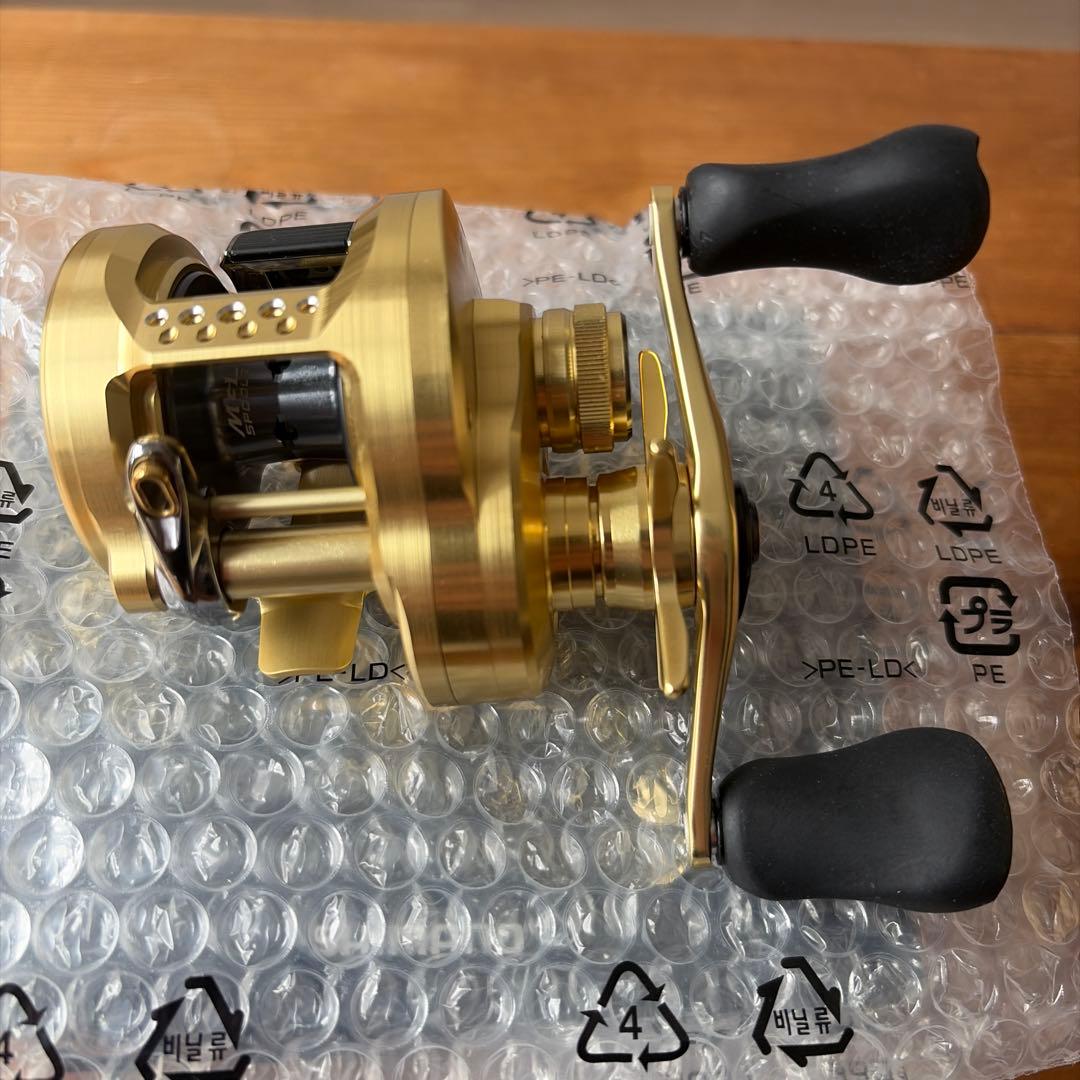 【新品】シマノSHIMANO カルカッタコンクエスト 201(左ハンドル)