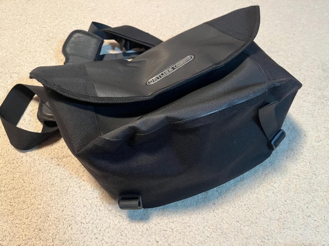 美品 ORTLIEB オルトリーブ Sling-It メッセンジャーバッグ 防水
