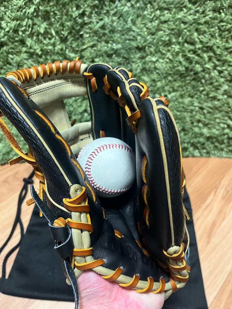 美品●Wilson A2000 KBH13 硬式内野手用グラブ ブラックSSS