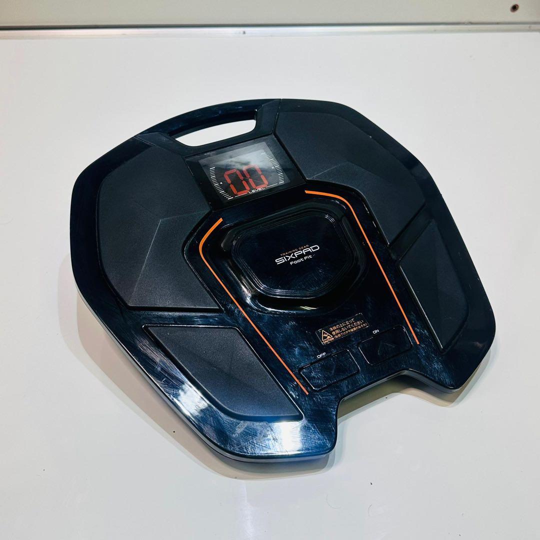 SIXPAD Foot Fit と パワースーツ コントローラー 動作品