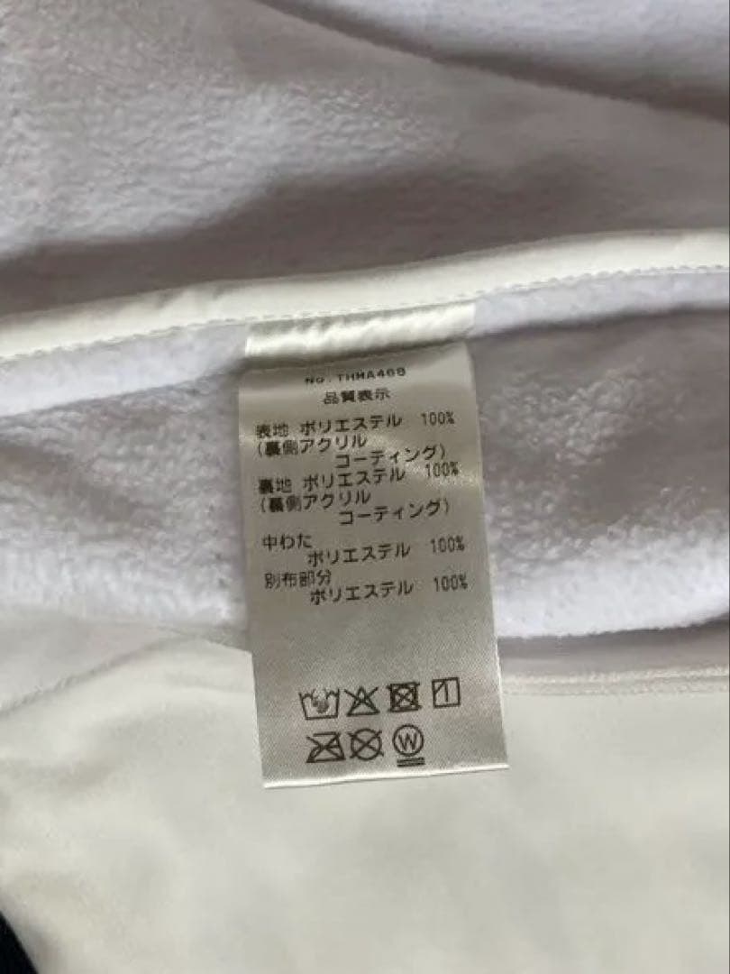 ホワイトキルティングジャケット フード付き